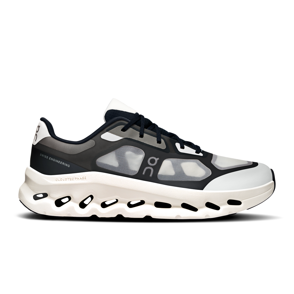 Cloudtilt Remix Black/Ivory